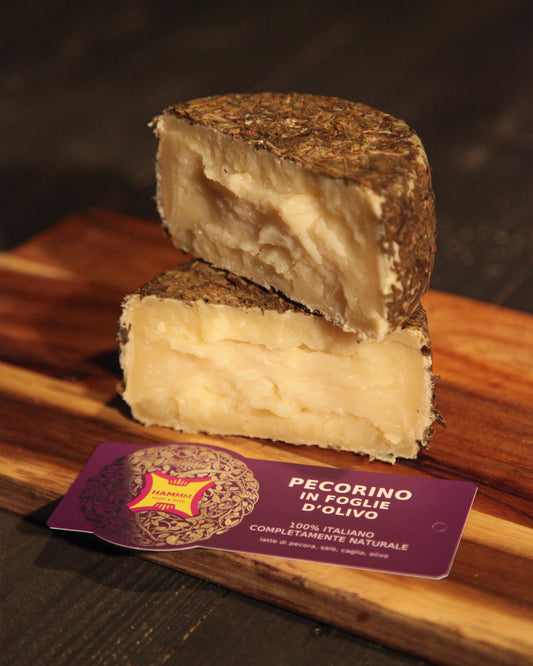 Pecorino con foglie di ulivo