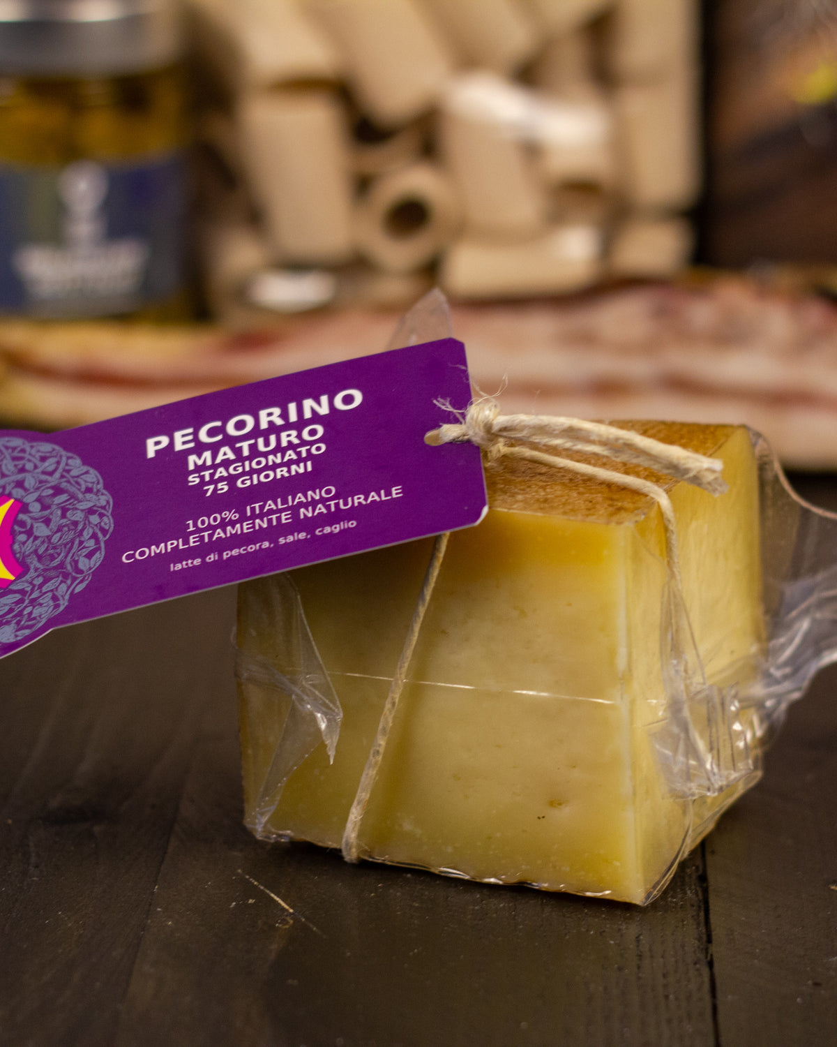 Box Natale Cena in famiglia Hammm: Pecorino maturo stagionato 75 giorni, in primo piano