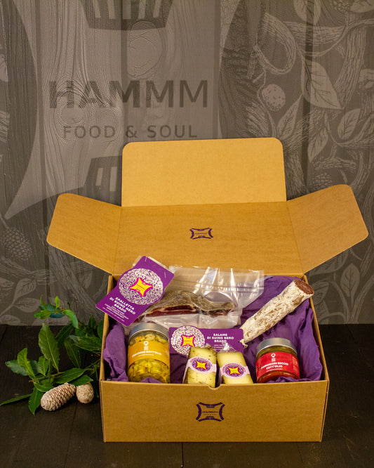 Box Natale Tagliere al tramonto Hammm: confezione regalo aperta con i prodotti della selezione