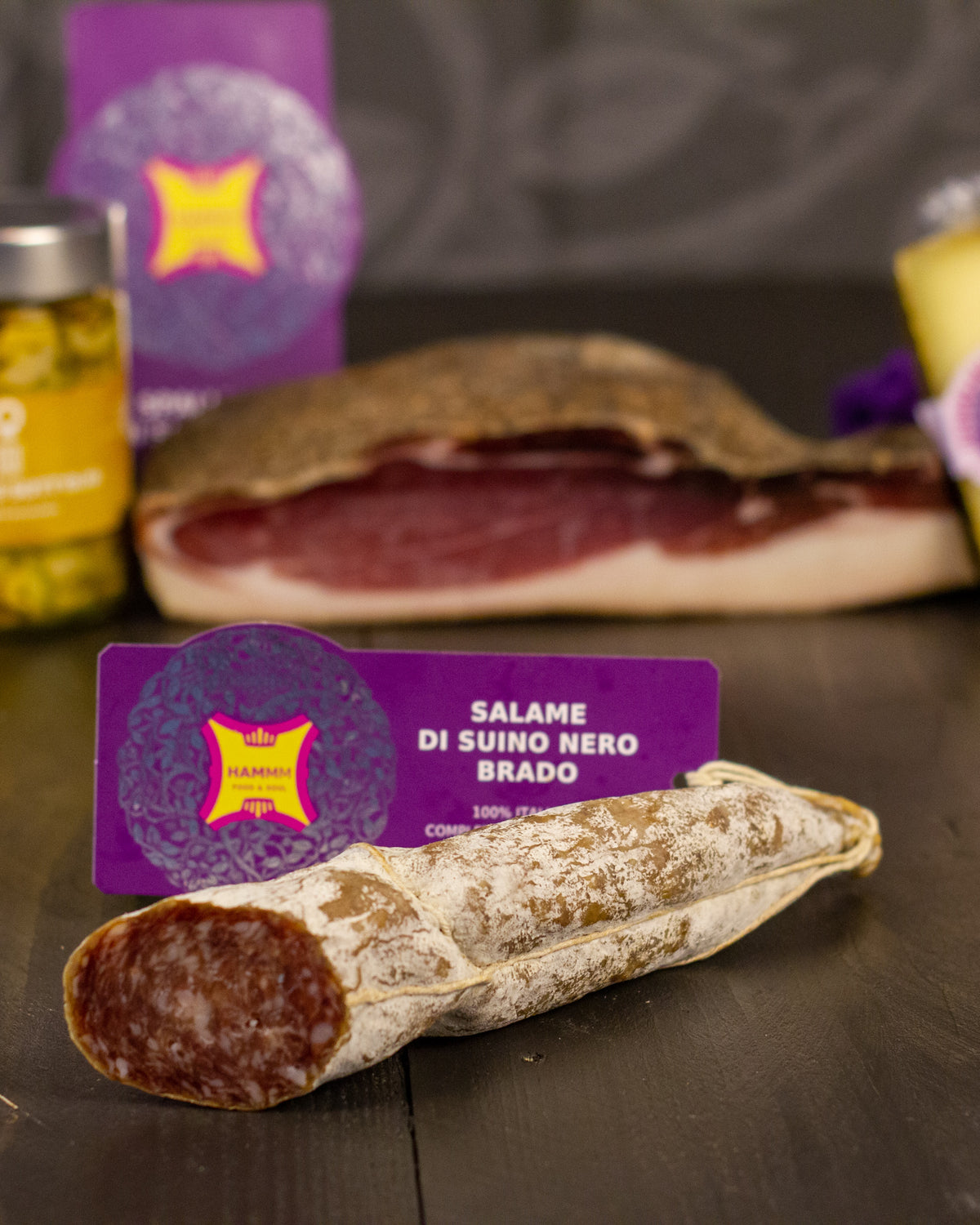 Box Natale Tagliere al tramonto Hammm: Salame di suino nero brado, in primo piano
