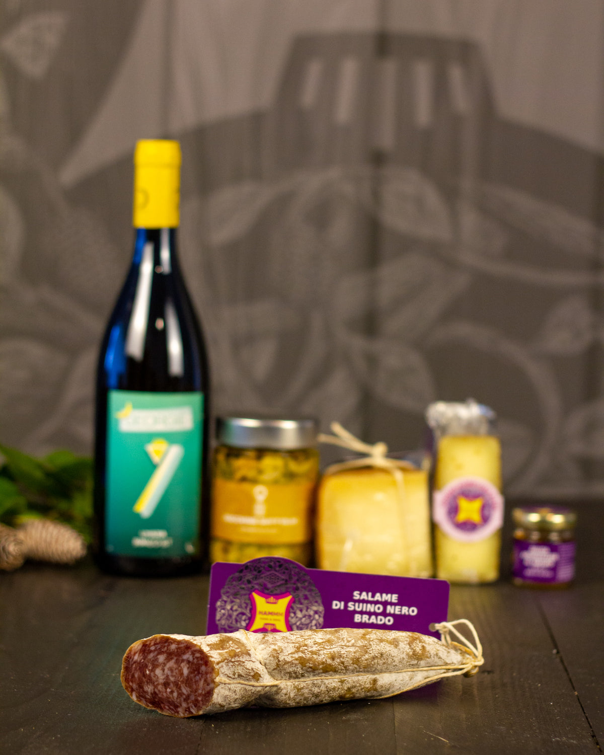 Box Natale Tagliere in compagnia Hammm: Salame di suino nero brado, in primo piano